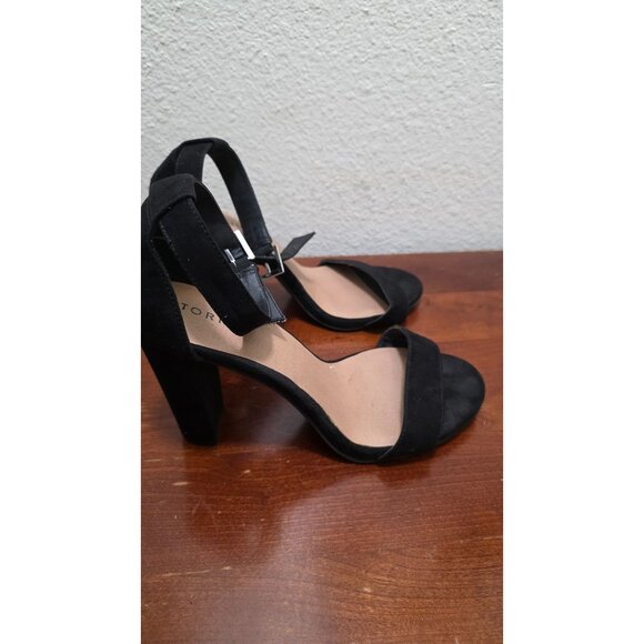 Torrid Black Faux Suede Block Heel Sandals With Ankle Strap Size 10.5W Women's S - Picture 3 of 8